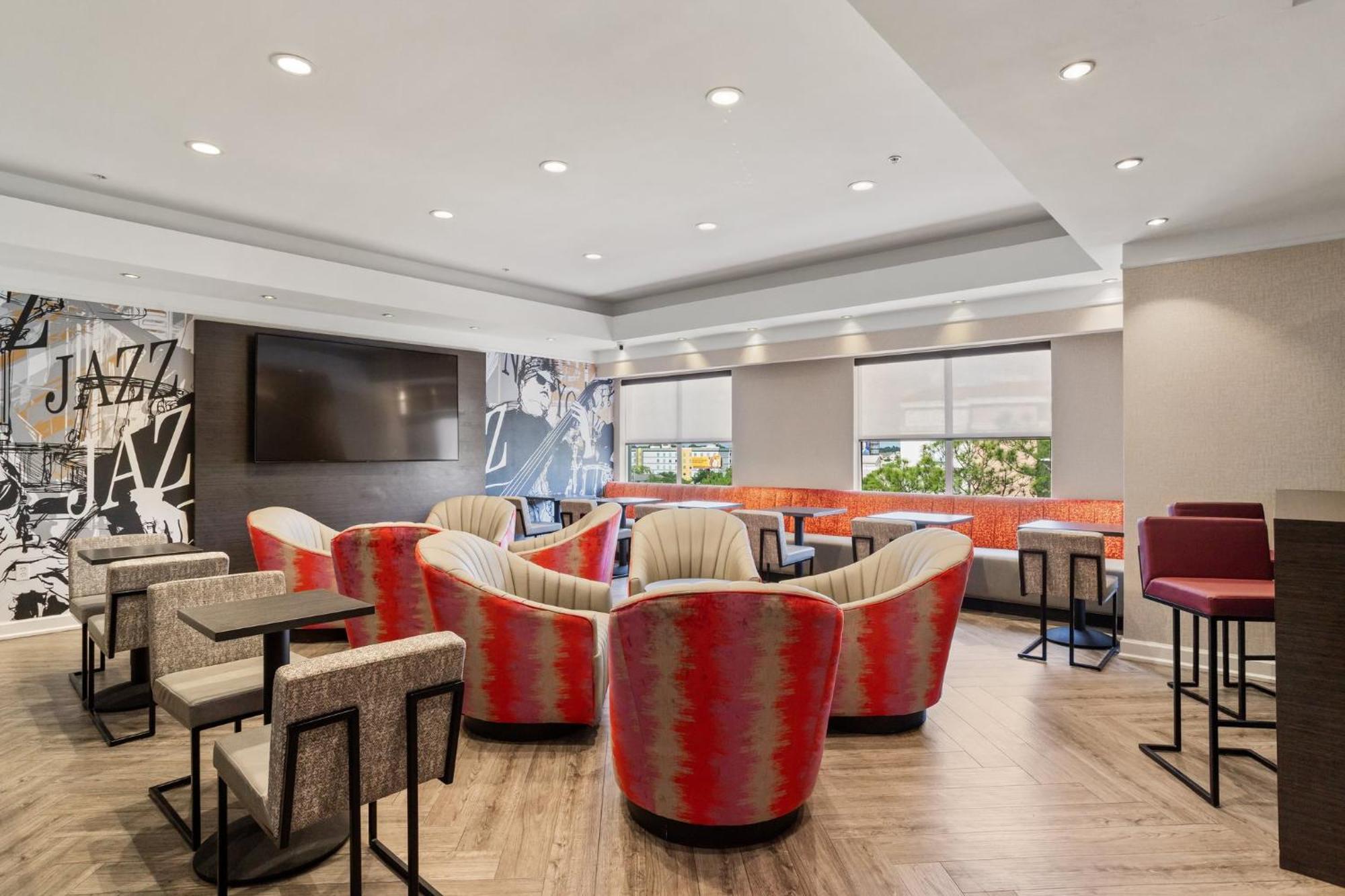 Holiday Inn Baton Rouge College Drive I-10 By Ihg Exterior foto