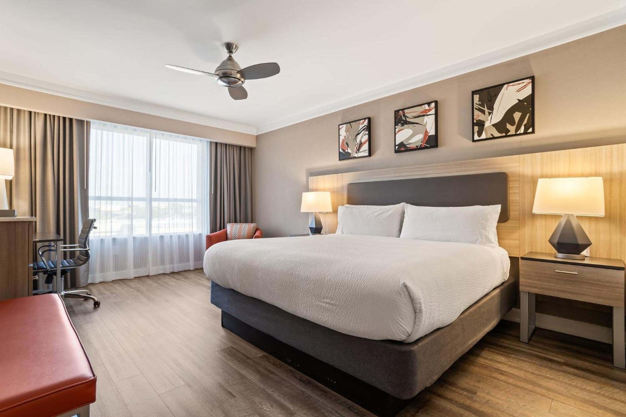 Holiday Inn Baton Rouge College Drive I-10 By Ihg Exterior foto