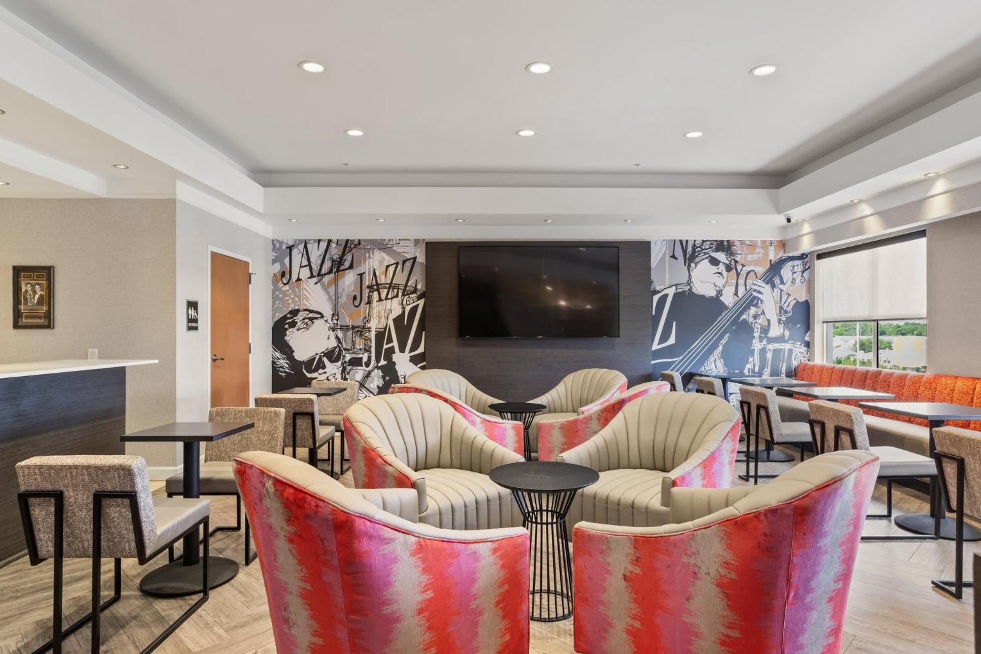Holiday Inn Baton Rouge College Drive I-10 By Ihg Exterior foto