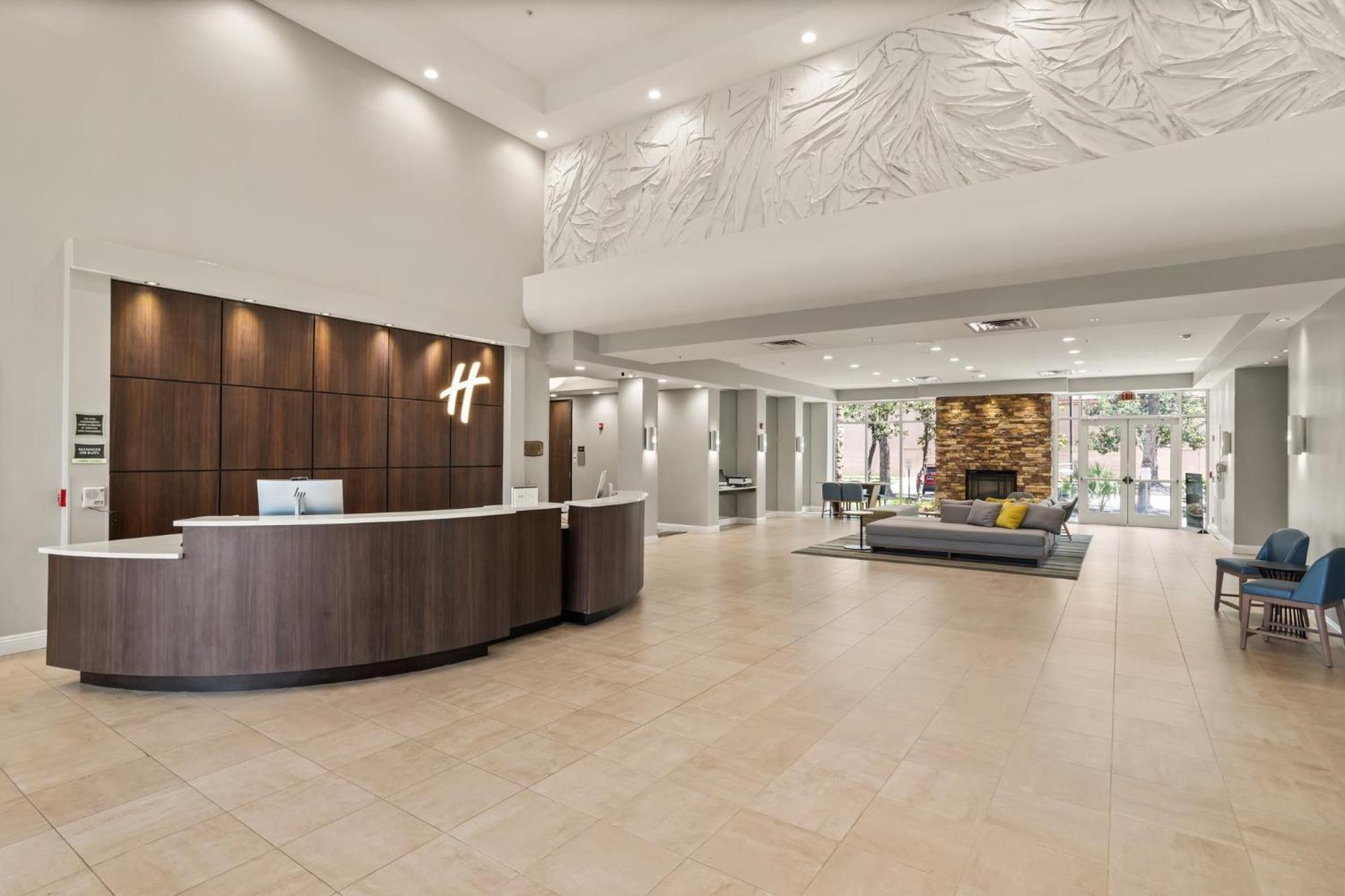 Holiday Inn Baton Rouge College Drive I-10 By Ihg Exterior foto